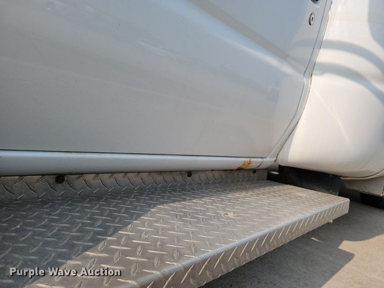 image for item JO9206 2010 Ford E450  shuttle bus