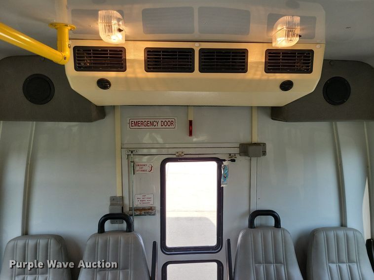 image for item JO9206 2010 Ford E450  shuttle bus