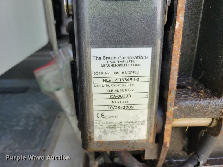 image for item JO9206 2010 Ford E450  shuttle bus