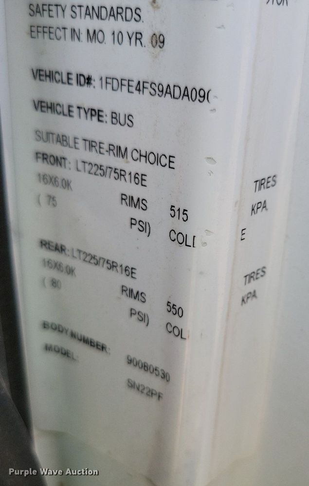 image for item JO9206 2010 Ford E450  shuttle bus