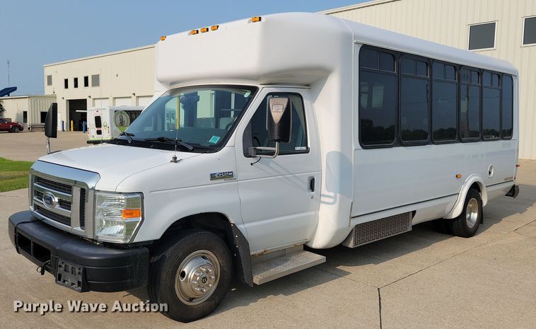 image for item JO9210 2010 Ford E450  shuttle bus