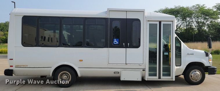 image for item JO9210 2010 Ford E450  shuttle bus