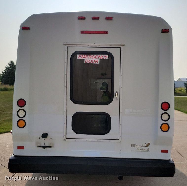 image for item JO9210 2010 Ford E450  shuttle bus