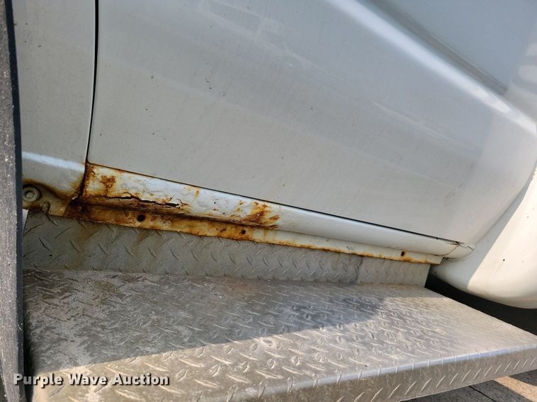 image for item JO9210 2010 Ford E450  shuttle bus