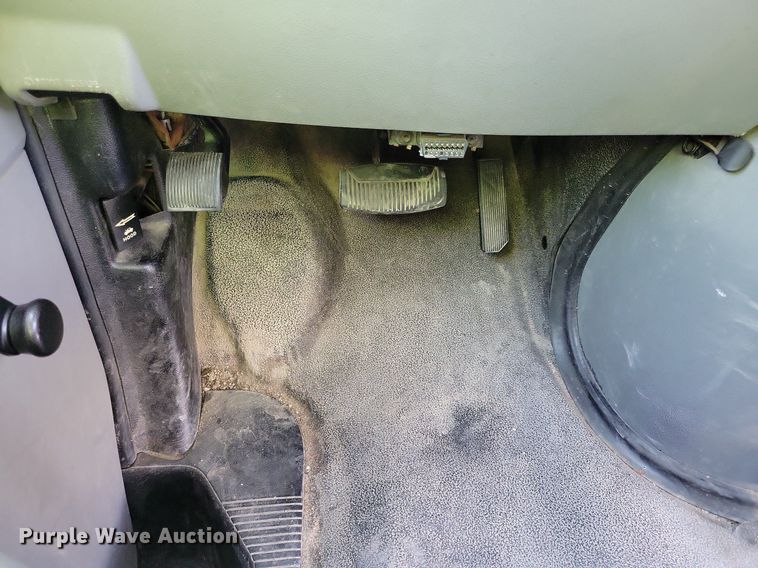 image for item JO9210 2010 Ford E450  shuttle bus