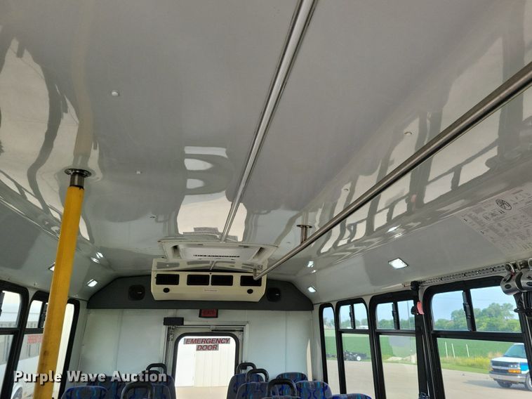 image for item JO9210 2010 Ford E450  shuttle bus