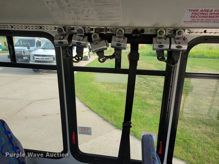 image for item JO9210 2010 Ford E450  shuttle bus