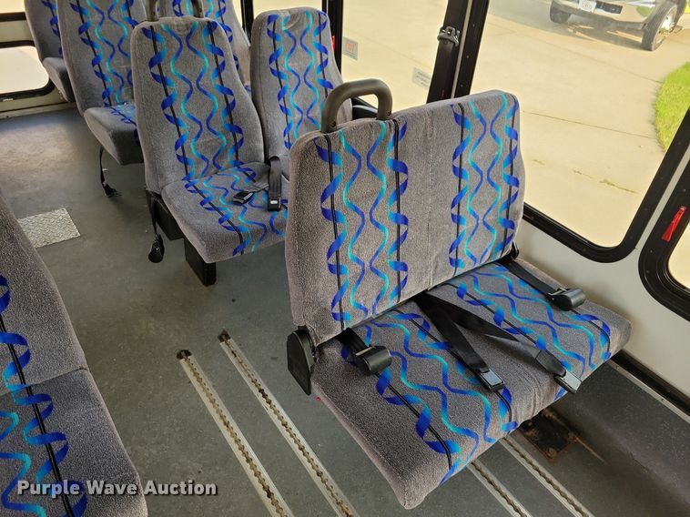 image for item JO9210 2010 Ford E450  shuttle bus