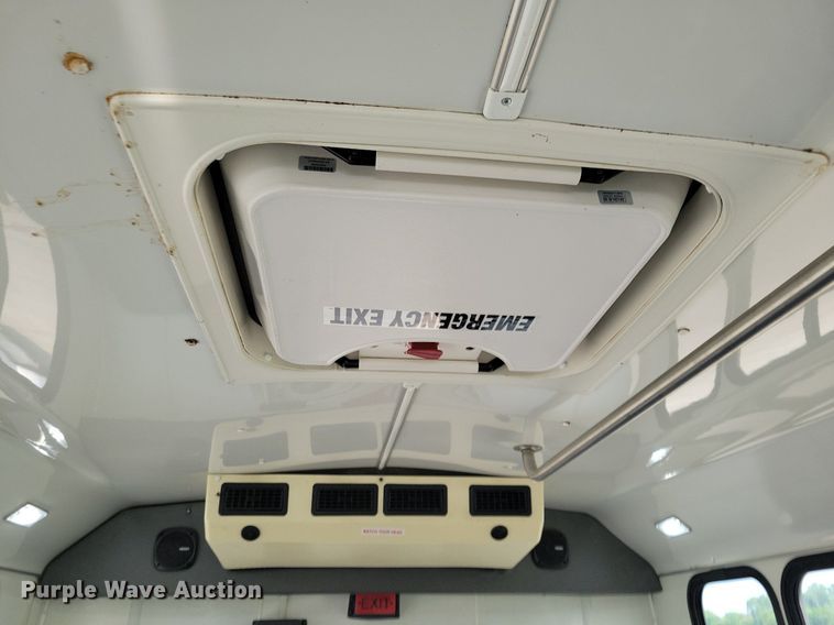 image for item JO9210 2010 Ford E450  shuttle bus