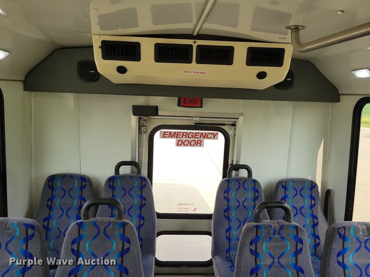 image for item JO9210 2010 Ford E450  shuttle bus