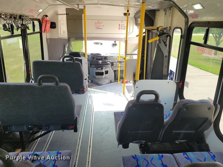 image for item JO9210 2010 Ford E450  shuttle bus