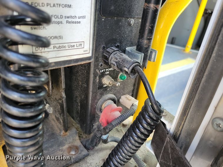 image for item JO9210 2010 Ford E450  shuttle bus