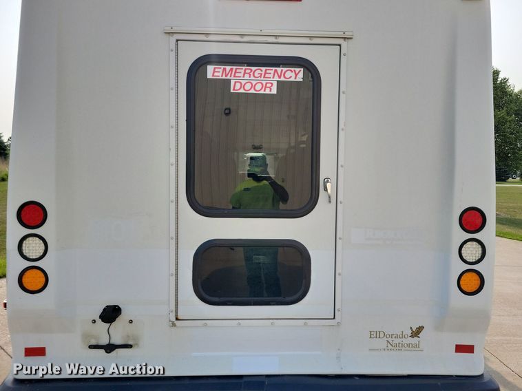 image for item JO9210 2010 Ford E450  shuttle bus