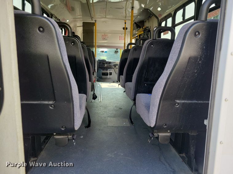 image for item JO9210 2010 Ford E450  shuttle bus