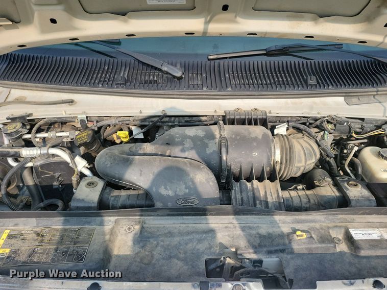 image for item JO9210 2010 Ford E450  shuttle bus