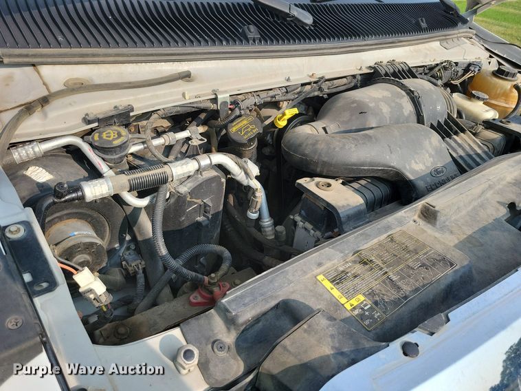 image for item JO9210 2010 Ford E450  shuttle bus