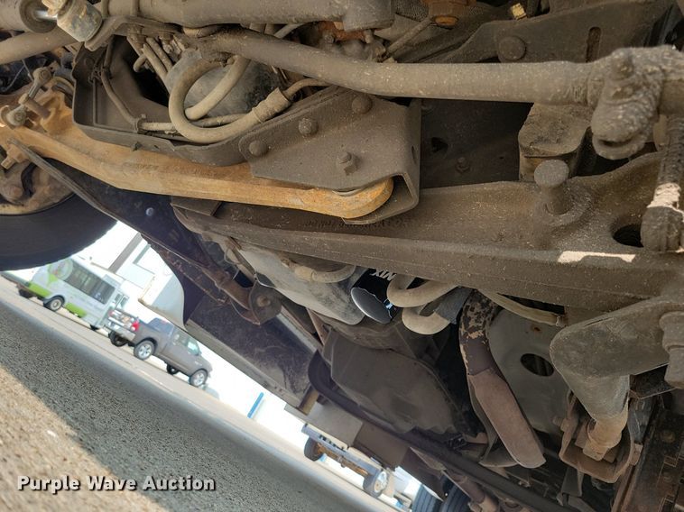 image for item JO9210 2010 Ford E450  shuttle bus