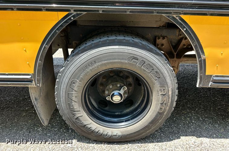 image for item KL9027 2005 Blue Bird  school bus