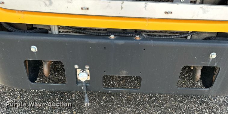 image for item KL9028 2001 Thomas Built  school bus