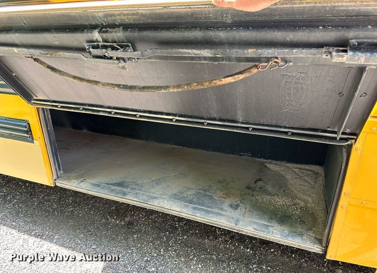 image for item KL9028 2001 Thomas Built  school bus