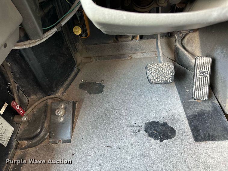 image for item KL9028 2001 Thomas Built  school bus