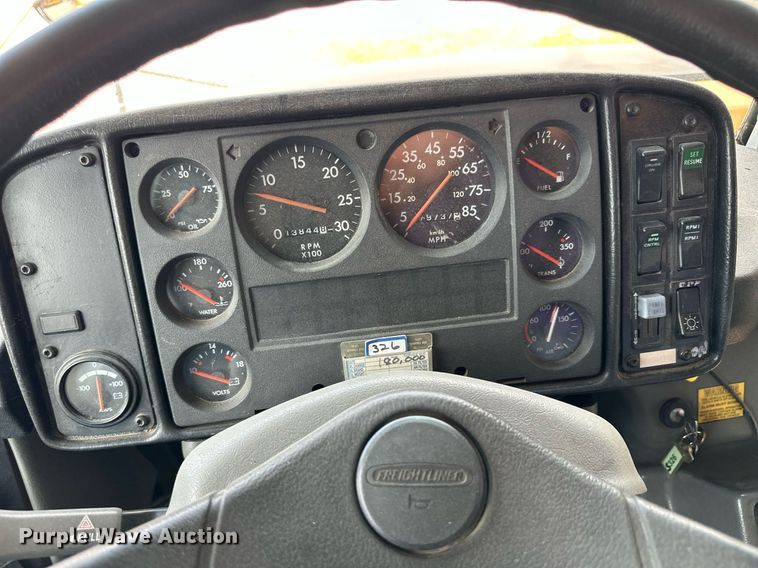 image for item KL9028 2001 Thomas Built  school bus