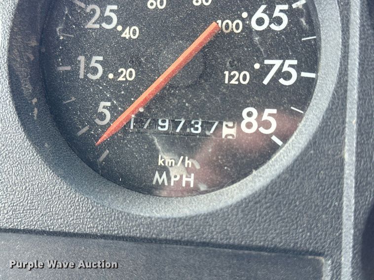 image for item KL9028 2001 Thomas Built  school bus