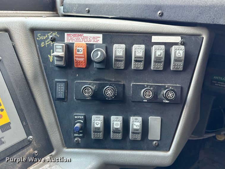 image for item KL9028 2001 Thomas Built  school bus