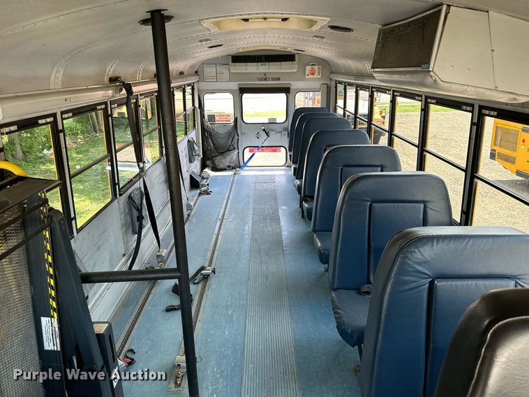 image for item KL9028 2001 Thomas Built  school bus