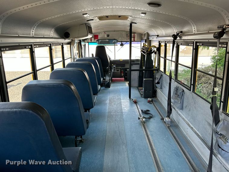 image for item KL9028 2001 Thomas Built  school bus