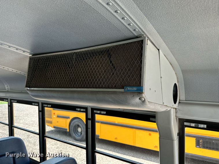 image for item KL9028 2001 Thomas Built  school bus