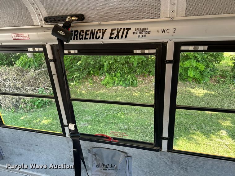 image for item KL9028 2001 Thomas Built  school bus