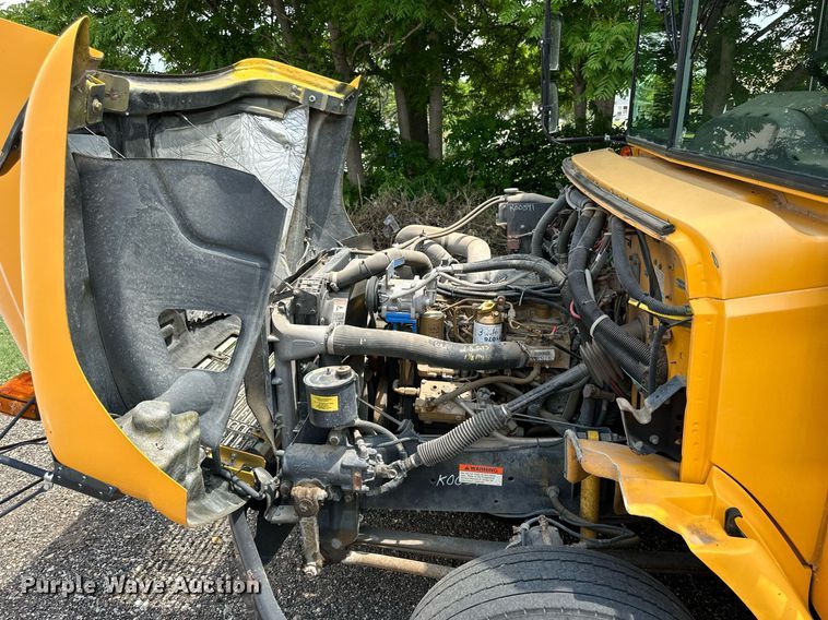 image for item KL9028 2001 Thomas Built  school bus