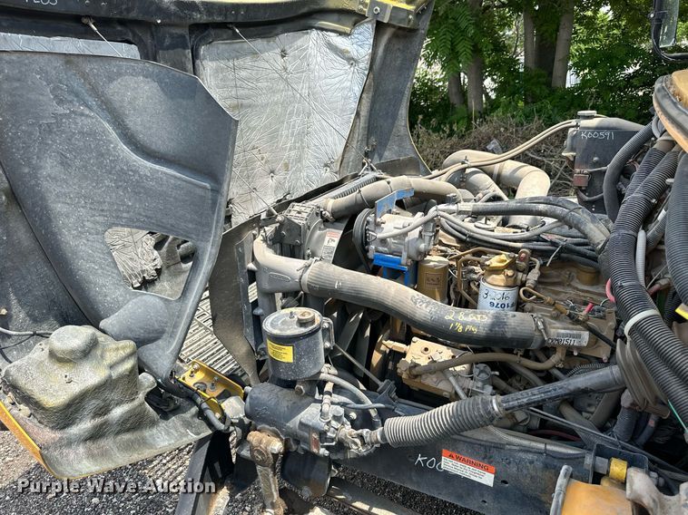 image for item KL9028 2001 Thomas Built  school bus