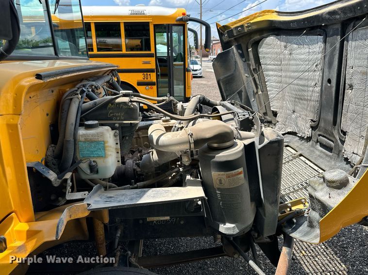 image for item KL9028 2001 Thomas Built  school bus