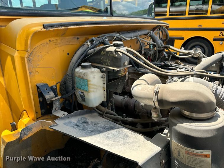 image for item KL9028 2001 Thomas Built  school bus