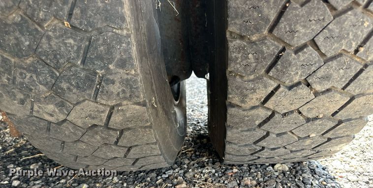 image for item KL9028 2001 Thomas Built  school bus