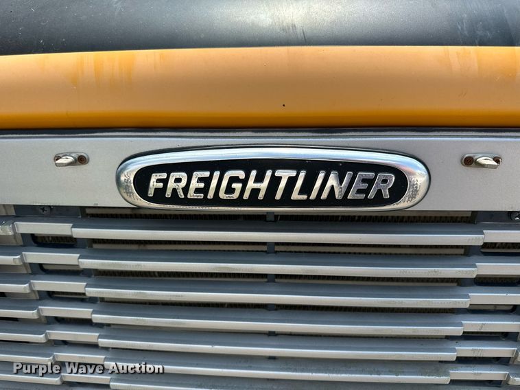 image for item KL9028 2001 Thomas Built  school bus