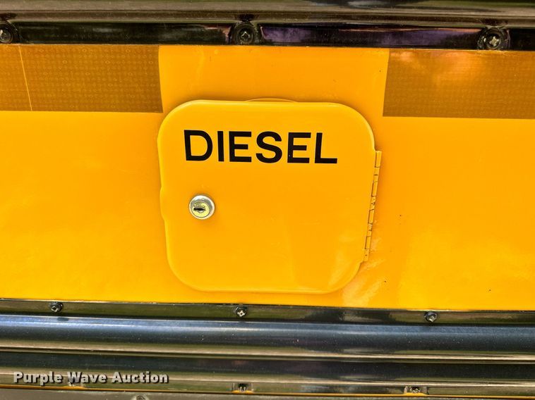 image for item KL9028 2001 Thomas Built  school bus