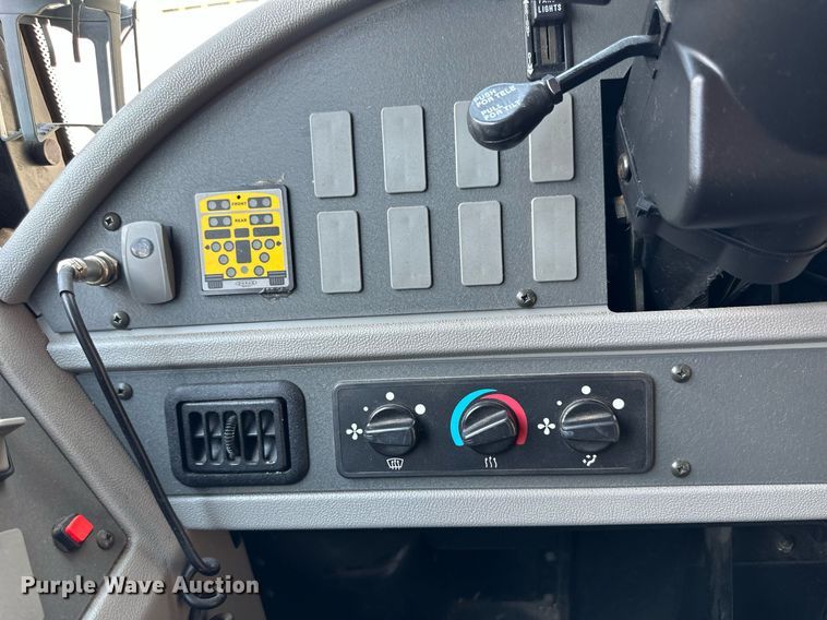 image for item KL9029 2012 Thomas Built  school bus