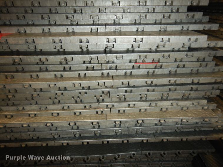 image for item KS9371 Approximately 1,500 to 1,700 pieces of gymnasium flooring