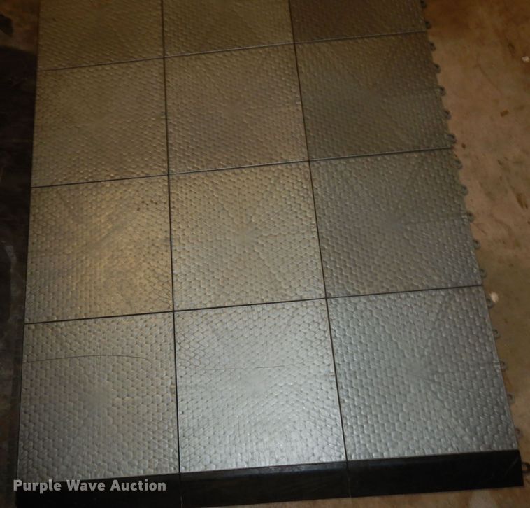 image for item KS9371 Approximately 1,500 to 1,700 pieces of gymnasium flooring