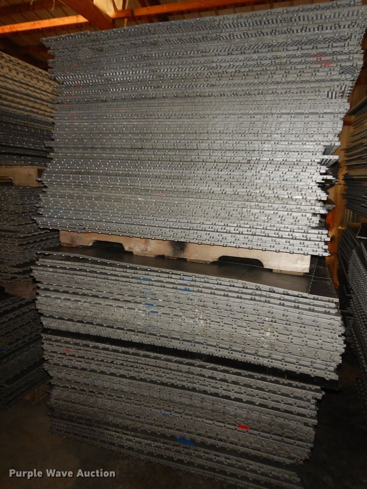 image for item KS9371 Approximately 1,500 to 1,700 pieces of gymnasium flooring
