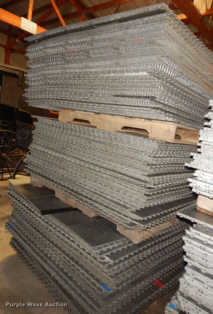 image for item KS9371 Approximately 1,500 to 1,700 pieces of gymnasium flooring