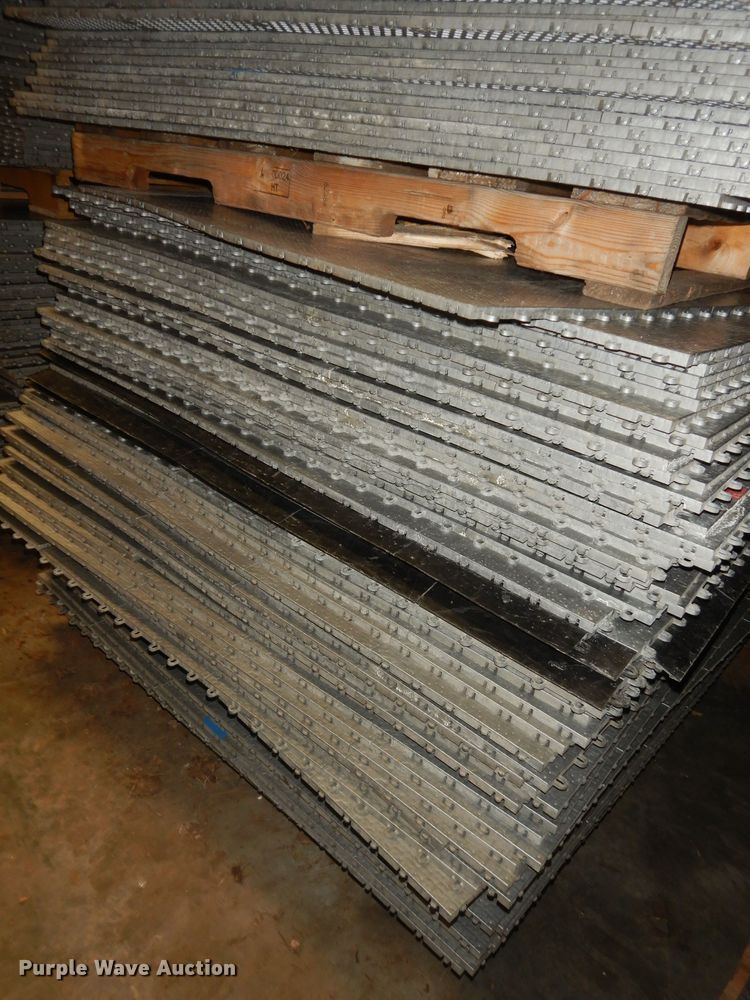 image for item KS9371 Approximately 1,500 to 1,700 pieces of gymnasium flooring