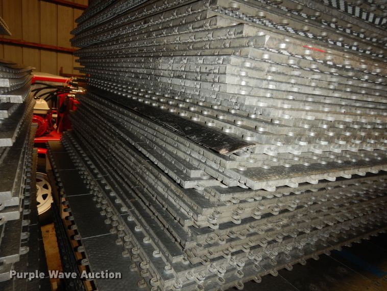 image for item KS9371 Approximately 1,500 to 1,700 pieces of gymnasium flooring