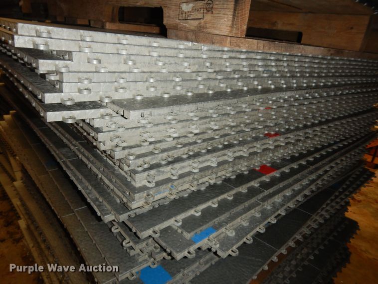 image for item KS9371 Approximately 1,500 to 1,700 pieces of gymnasium flooring