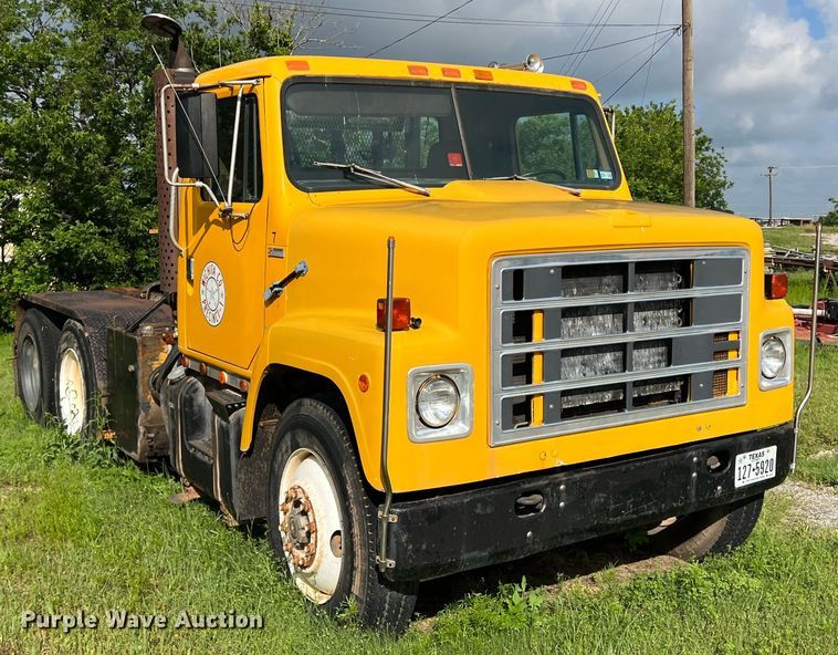 image for item LB9331 1982 International F-2275  winch truck