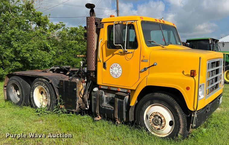 image for item LB9331 1982 International F-2275  winch truck