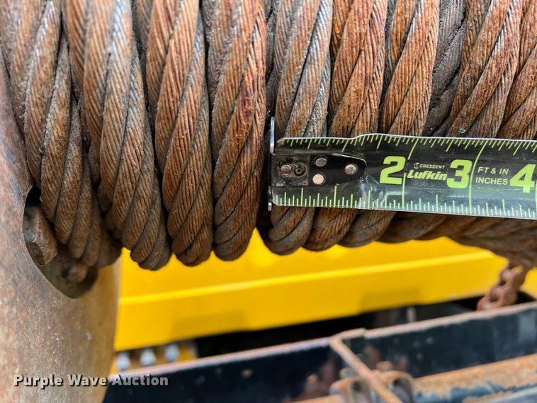 image for item LB9331 1982 International F-2275  winch truck